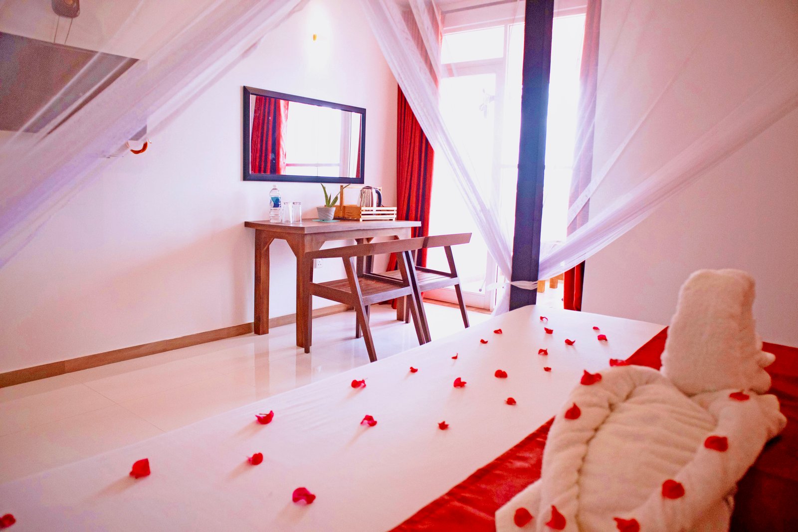 HoneyMoon Room