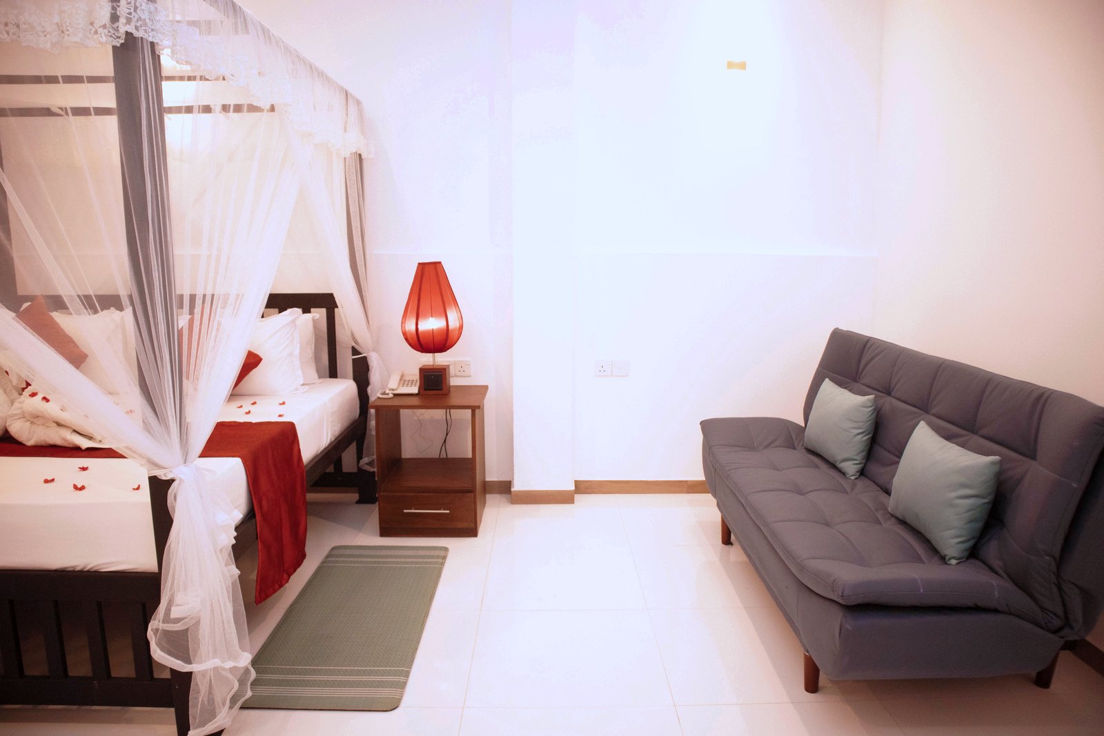 Room Detail